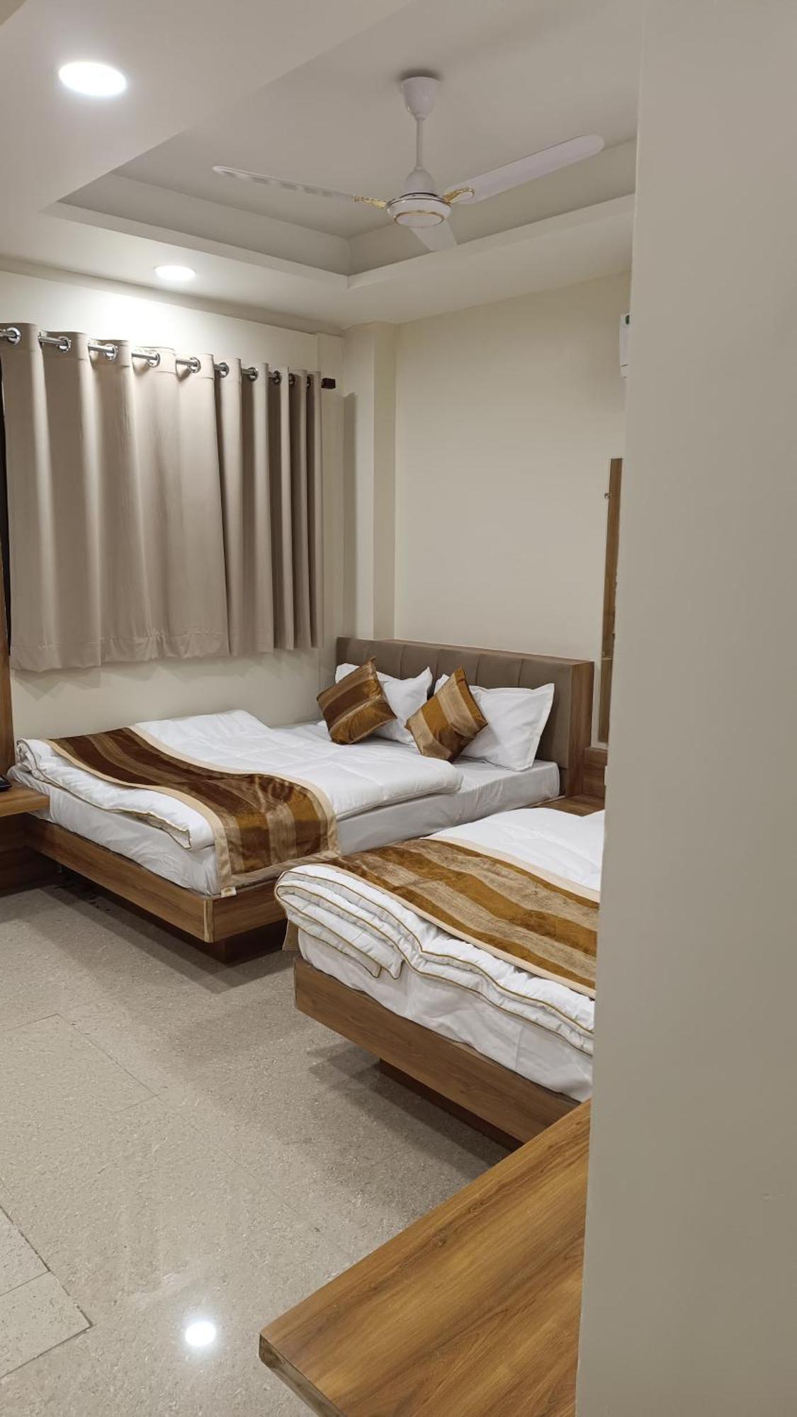 Shree Shyamraj Hotel Ujjain Exterior photo